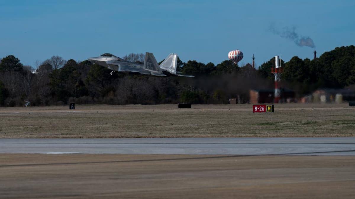 F-22 jet