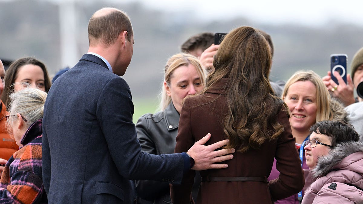 Kate Middleton greets crowds
