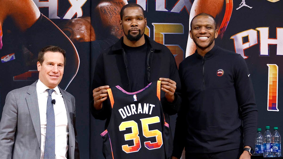 Kevin Durant at suns intro conference