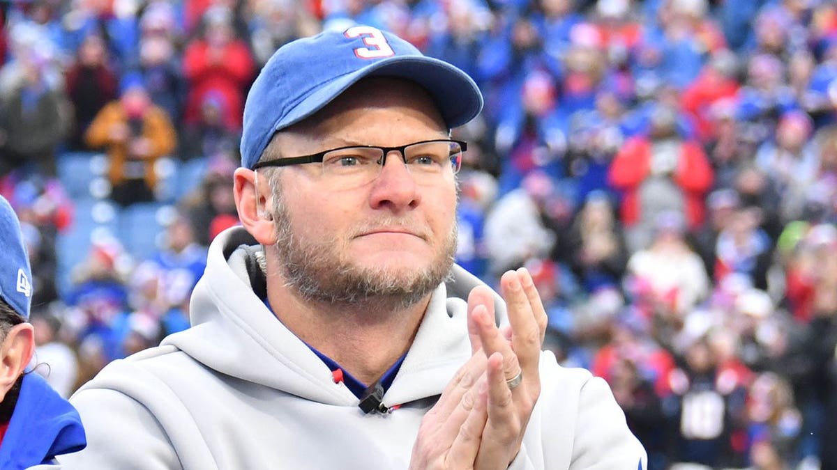 Bills trainer Denny Kellington during an NFL game