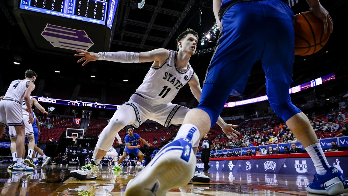 Max Shulga defends inbounds pass