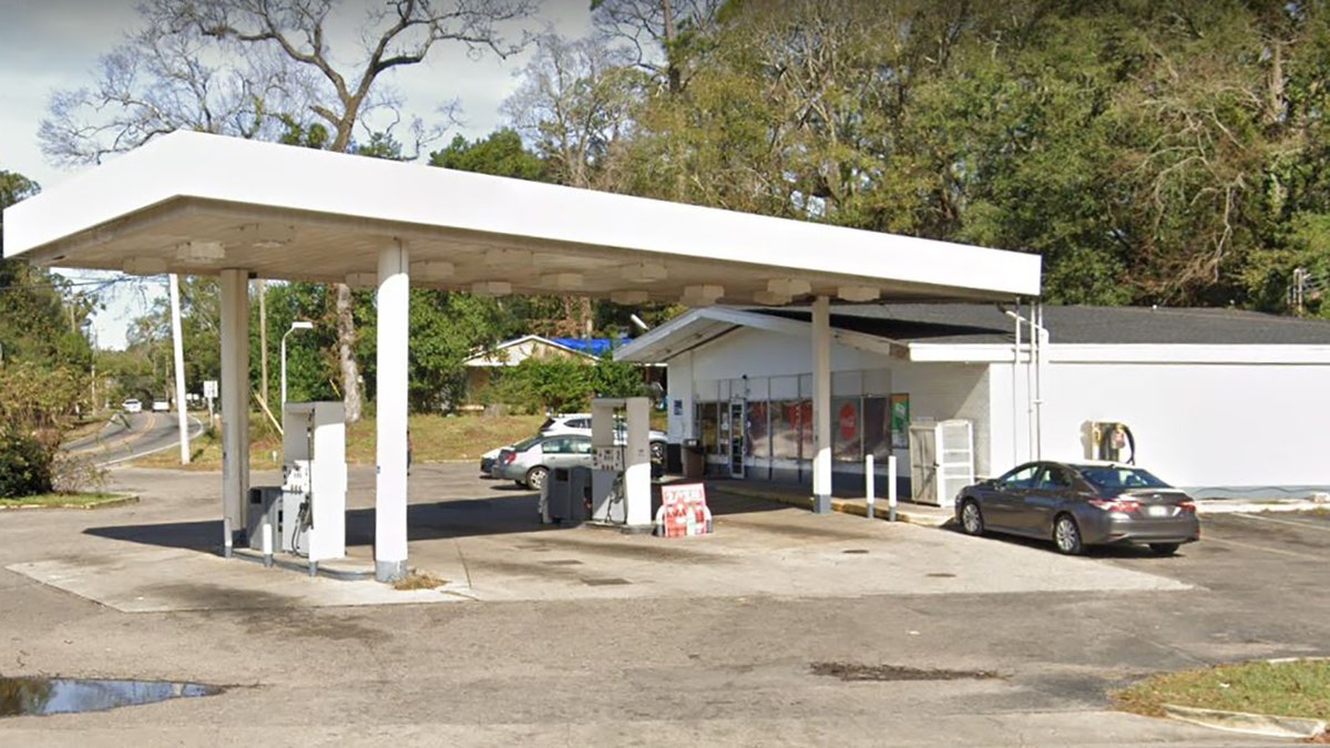 gas station in Mobile, Alabama