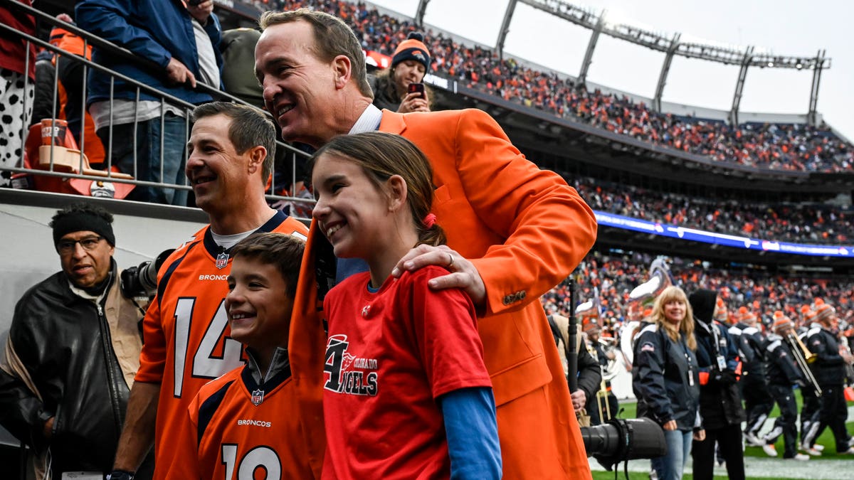 Peyton Manning with family