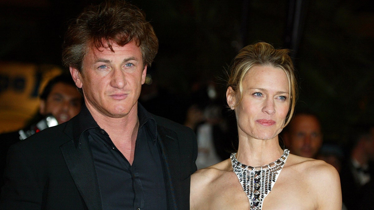 Sean Penn and Robin Wright