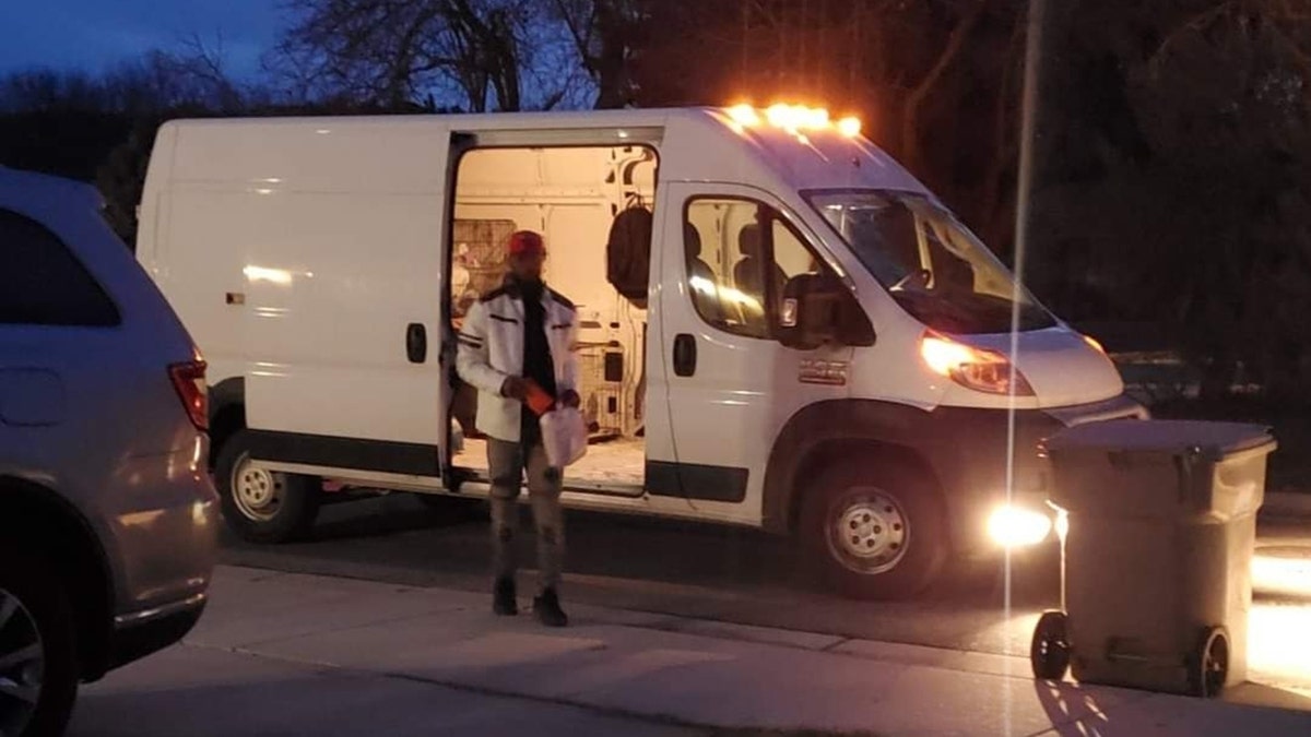 roscoe the dog transport van