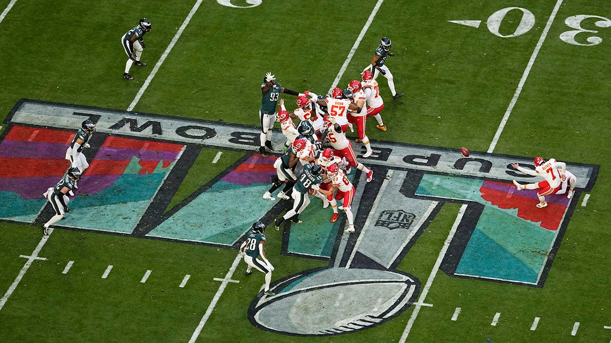 Kansas City Chiefs vs Philadelphia eagles Super Bowl LVII