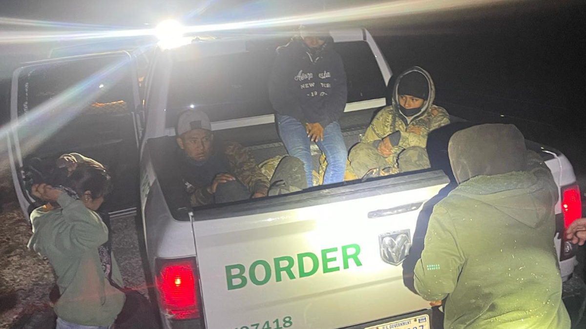 Agents bust human smuggler in 'cloned' DHS vehicle, Local News Stories