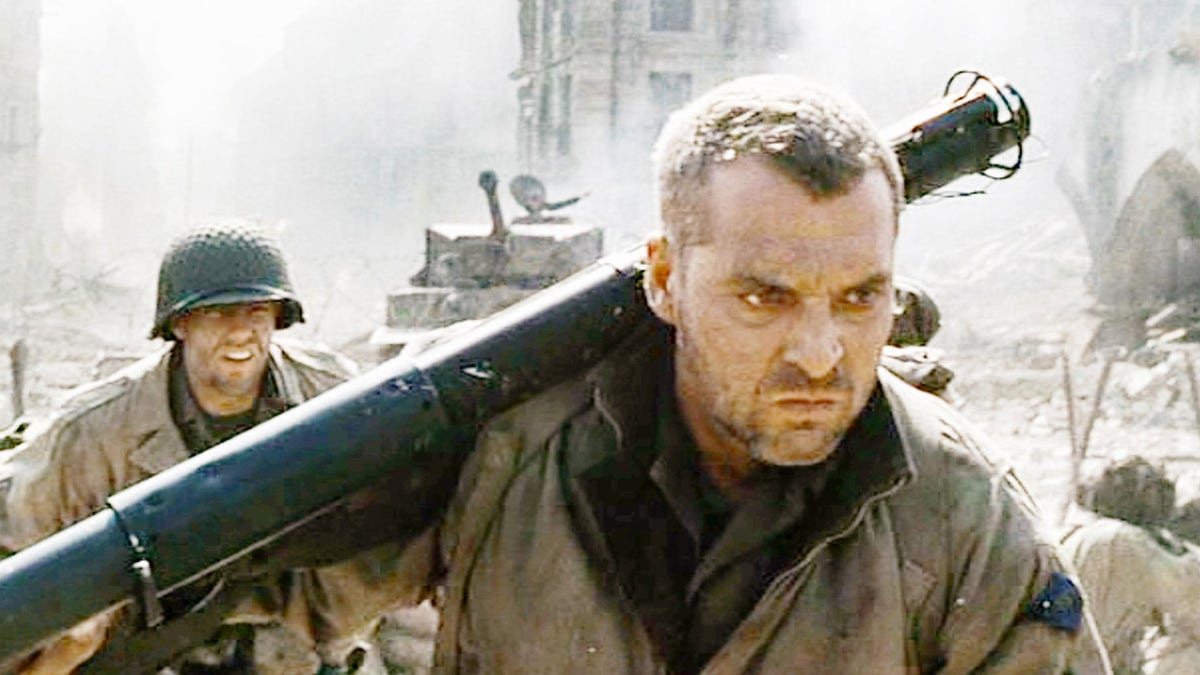 Tom Sizemore carries weapon in Saving Private Ryan