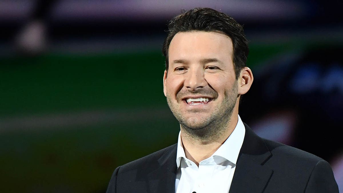 Tony Romo named 'Sports Illustrated' 2017 Media Person of the Year