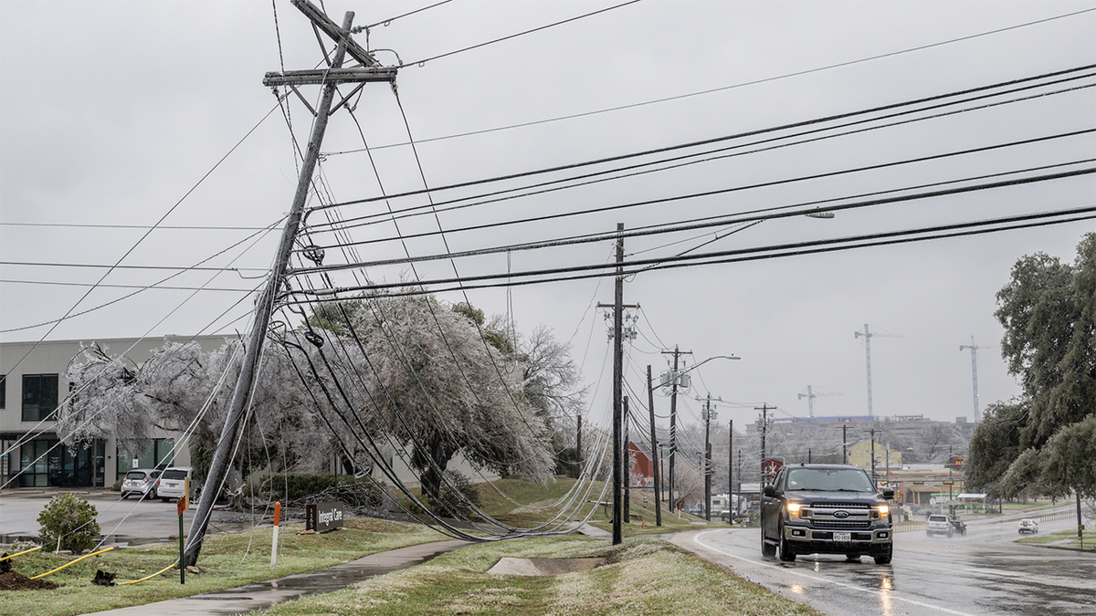 Texas Winter Storm Knocks Out Power For At Least 350,000 | Fox News