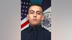 New York off-duty cop shot during attempted robbery dies