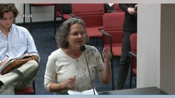 Arizona teacher argues allowing parents to choose curriculum and books for students is a 'mistake'