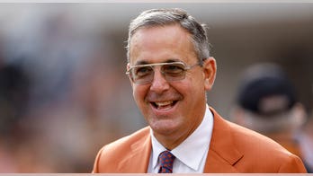Texas athletic director Chris Del Conte: 'No chance' Longhorns stray away from burnt orange and white colors