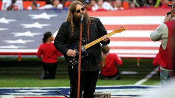 Chris Stapleton's Super Bowl anthem rendition gets teary, ecstatic reception: 'It will never be done better'