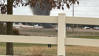 Black Hawk military helicopter crashes near Alabama highway, 2 dead: authorities