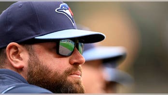 Blue Jays manager John Schneider saves woman choking at lunch, given free beer by restaurant