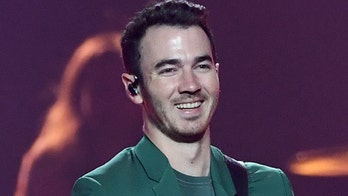 Kevin Jonas reveals the measures he and brothers took to ensure they saw Giants win Super Bowl XLII