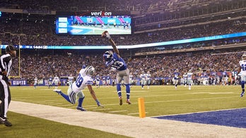 Two-time Super Bowl winner Eli Manning reenacts iconic Odell Beckham catch with Hollywood star