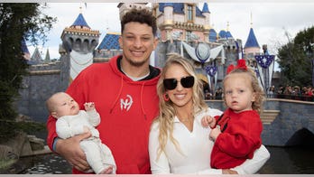 Brittany Mahomes, wife of Chiefs' Patrick Mahomes, unveils new stunning family photos
