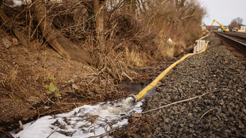 'Apologize to everybody': Ohio resident call for railroad accountability
