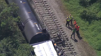 Florida train carrying propane derails, officials detect no leaks