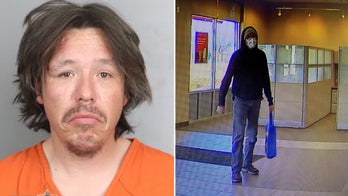 Colorado man arrested after robbing bank, leaving fake bomb: sheriff