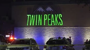 Man being kicked out of Texas bar shot in chest after tasing off-duty officer with own weapon