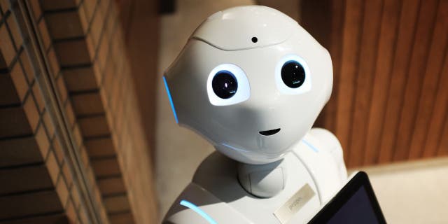 AI adalah simulasi sistem komputer dari proses kecerdasan manusia, yang meliputi pembelajaran, penalaran, dan koreksi diri.