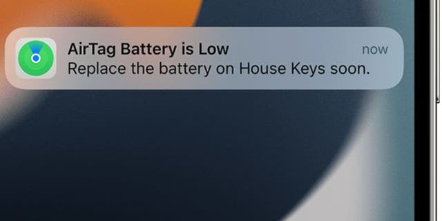 Notification showing the airtag battery is low