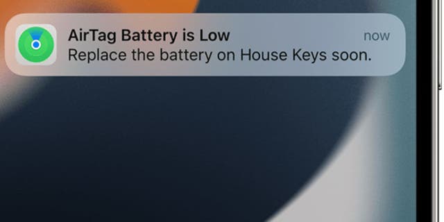 Notification showing the airtag battery is low