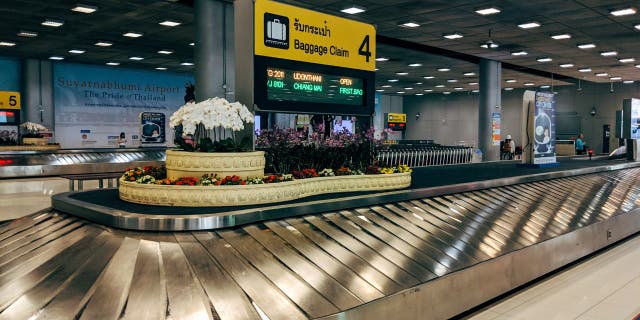 Esta es una evidencia de que algunas aerolíneas no son fanáticas del seguimiento de AirTag 5 Recogida de equipajes 4 en el aeropuerto de Suvarnabhumi en Tailandia.