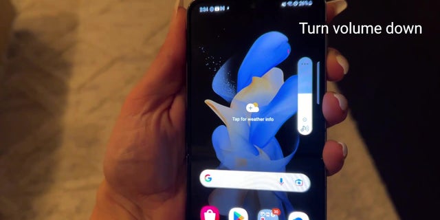Berikut cara mengecilkan volume dering ponsel Android Anda.