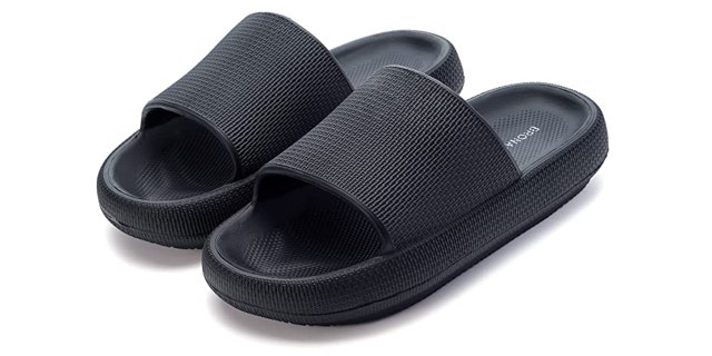 Sandal Cloud hitam BRONAX.