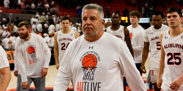 Auburn head coach Bruce Pearl walks off the court after losing to Alabama Saturday, Feb. 11, 2023, in Auburn.