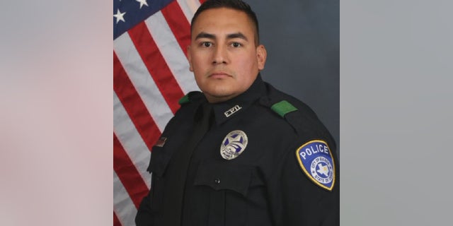 Detective de la policía de Euless.  Alex Cervantes murió cuando su vehículo fue embestido por un conductor ebrio. 