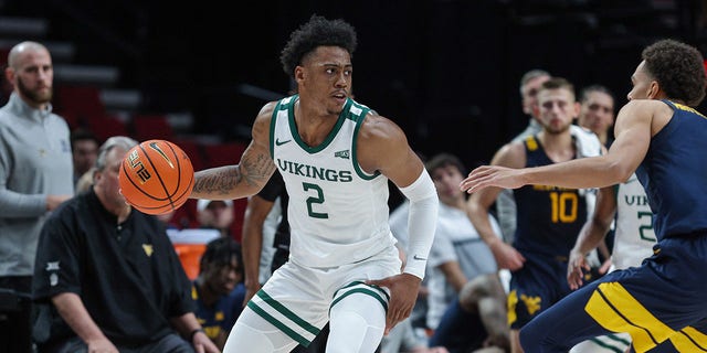 Bobby Harvey (2) of the Portland State Vikings during a game against the West Virginia Mountaineers at Moda Center on November 25, 2022 in Portland, Ore.
