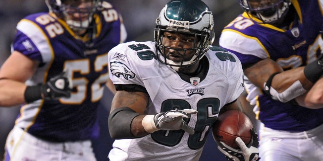 Running back Brian Westbrook, #36 of the Philadelphia Eagles, runs it for a touchdown after catching a screen pass during the game against the Minnesota Vikings on Jan. 4, 2009 at the Hubert H. Humphrey Metrodome in Minneapolis.