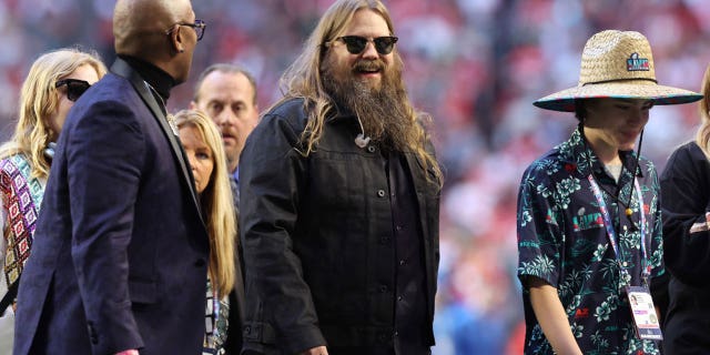 Chris Stapleton takes the filed at Super Bowl 2023.