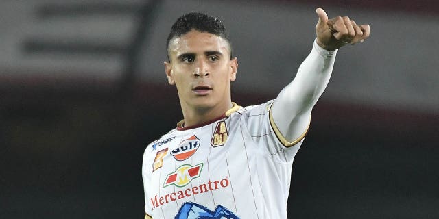 Daniel Cataño of Tolima celebrates after scoring the first goal of his team during a Quarter Final first leg match between Independiente Santa Fe and Deportes Tolima as part of Liga Aguila Finalización 2018 at Estadio El Campin on Nov. 14, 2018 in Bogota, Colombia.