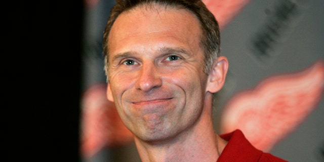 Red Wings hockey goalie Dominik Hasek announces his retirement during a news conference in Detroit, Michigan, June 9, 2008.