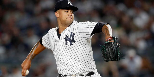 Frankie Montas #47 de los Yankees de Nueva York en acción contra los Rays de Tampa Bay en el Yankee Stadium el 9 de septiembre de 2022 en el distrito del Bronx de la ciudad de Nueva York.  Los Rays vencieron a los Yankees 4-2.