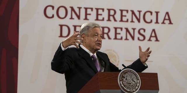 El presidente mexicano acusa al presidente del Tribunal Supremo de indulgencia con el crimen 4 El presidente mexicano, Andrés Manuel López Obrador, criticó al presidente del Tribunal Supremo del país por su supuesto trato preferencial a los presuntos delincuentes.