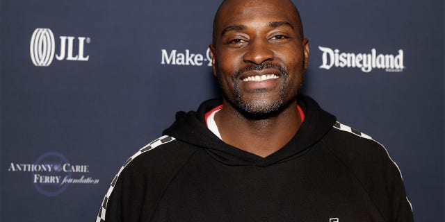 Marcellus Wiley asiste a Galaxy of Wishes: A Night to Benefit Make-A-Wish en Disneyland el 7 de diciembre de 2021 en Anaheim, California.