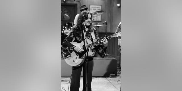 Bonnie Raitt performs on the Jan. 28, 1978, episode of "Saturday Night Live"