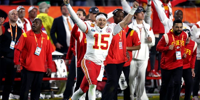 Patrick Mahomes #15 of the Kansas City Chiefs celebrates after defeating the Philadelphia Eagles 38-35 to win Super Bowl LVII at State Farm Stadium on February 12, 2023 in Glendale, Arizona. 