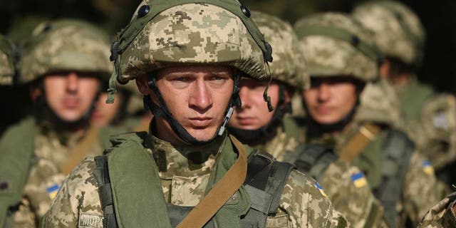 Ukrainian soldiers train with the US military