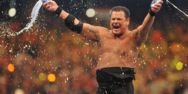 Jerry Lawler asiste a 'WrestleMania 27' en el Georgia World Congress Center el 3 de abril de 2011 en Atlanta, Georgia.