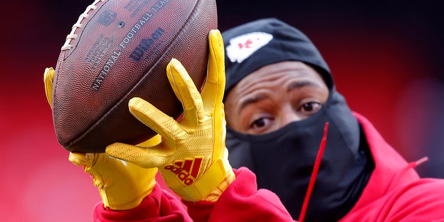 JuJu Smith-Schuster, #9 of the Kansas City Chiefs, warms up prior to the AFC Championship Game against the Cincinnati Bengals at GEHA Field at Arrowhead Stadium on Jan. 29, 2023 in Kansas City, Missouri.