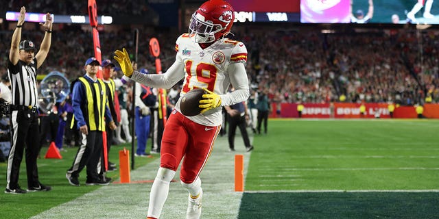 Kadarius Toney #19 of the Kansas City Chiefs celebrates after a five-yard touchdown reception against the Philadelphia Eagles during the fourth quarter of Super Bowl LVII at State Farm Stadium on February 12, 2023 in Glendale, Arizona.