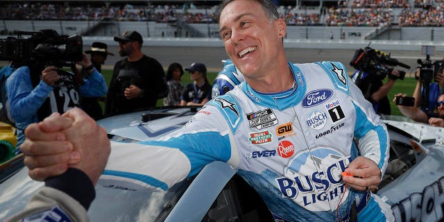 Kevin Harvick shakes hands